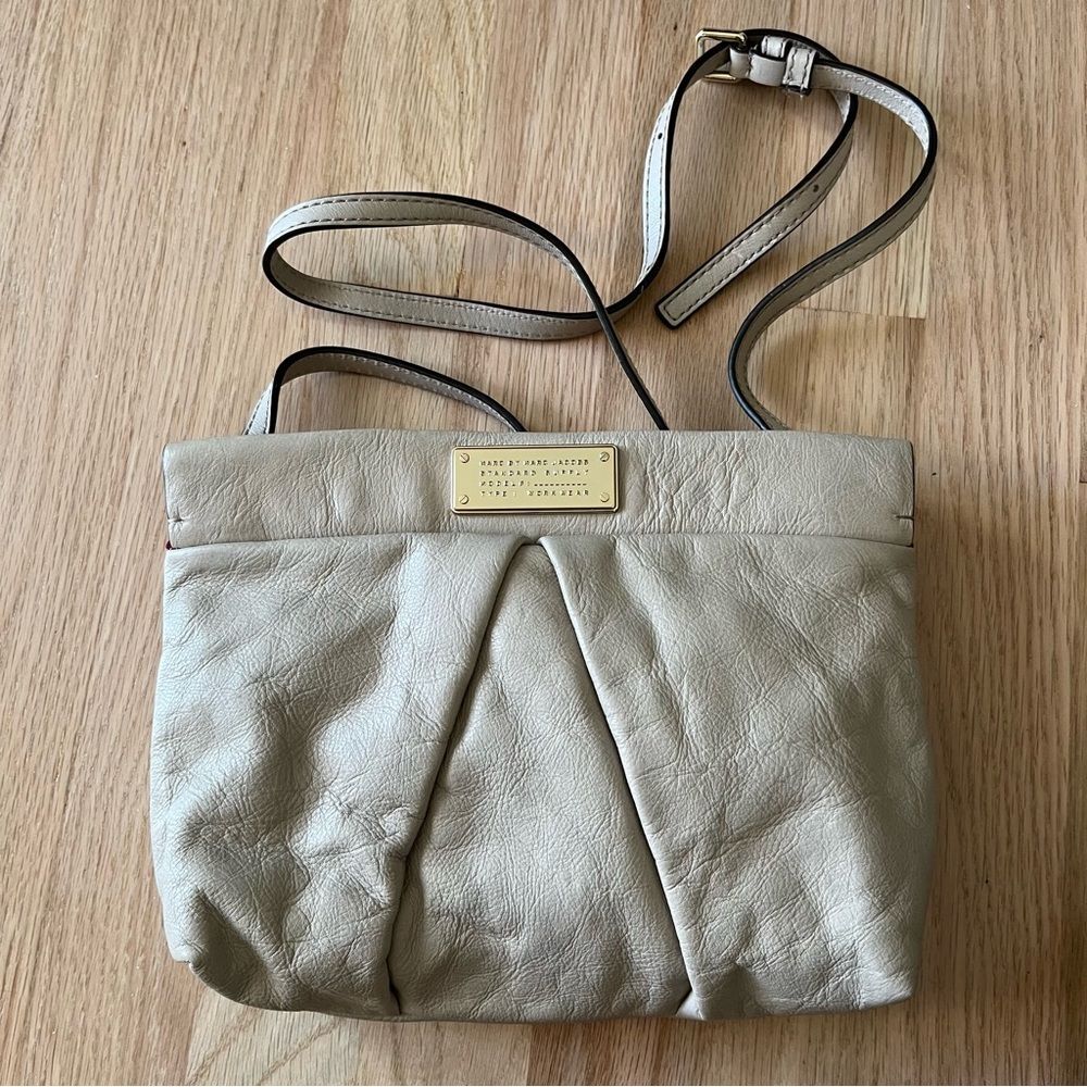 Marc Jacob small leather messenger side bag taupe color